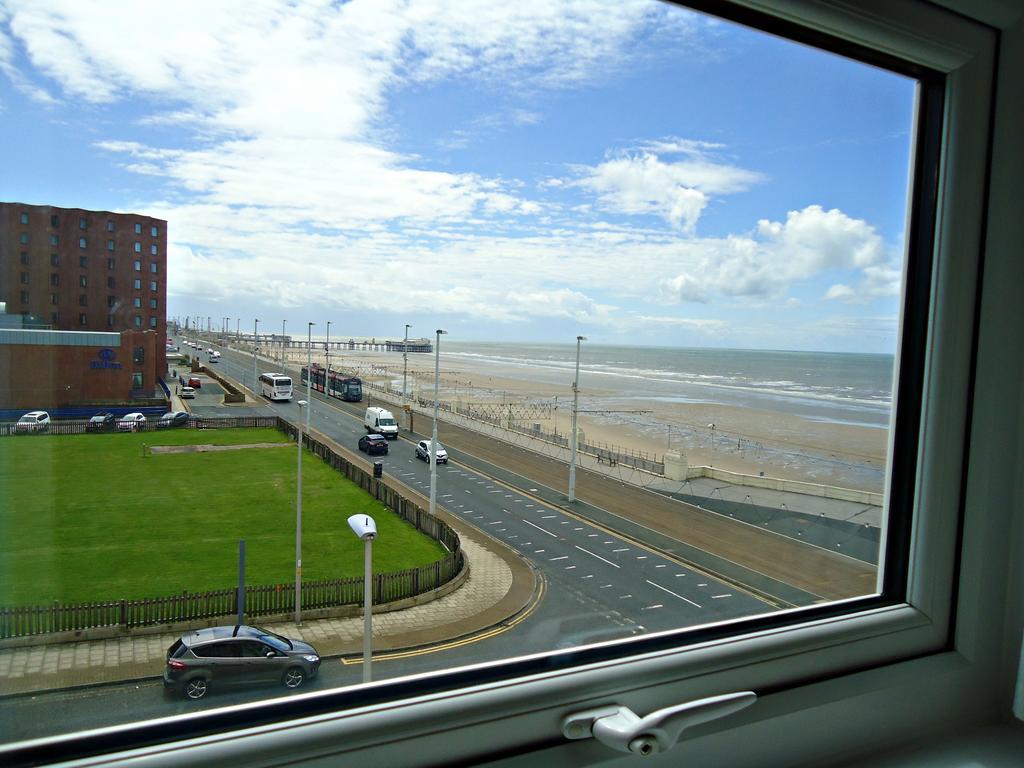 Cherry Blossom Inn Blackpool Eksteriør billede